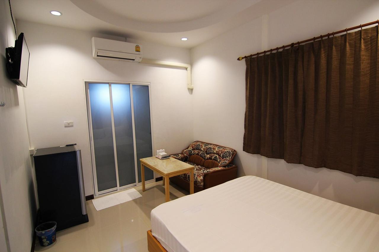 Rojanavee Resort 나콘나욕 외부 사진