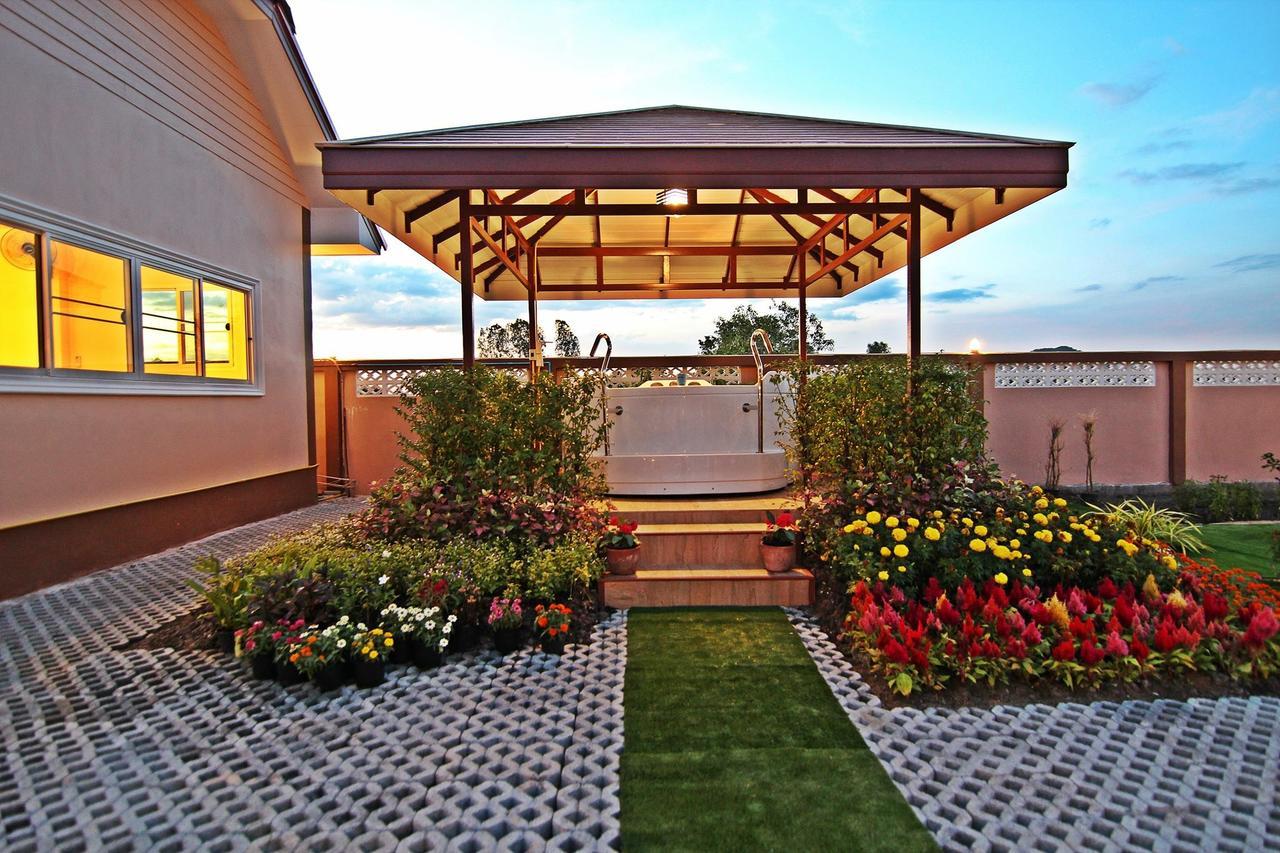Rojanavee Resort 나콘나욕 외부 사진