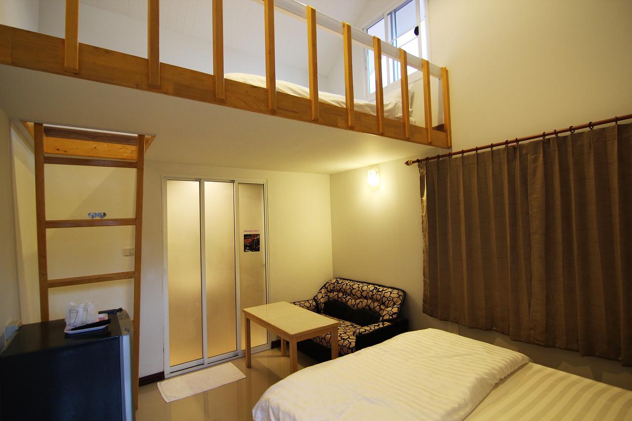 Rojanavee Resort 나콘나욕 외부 사진