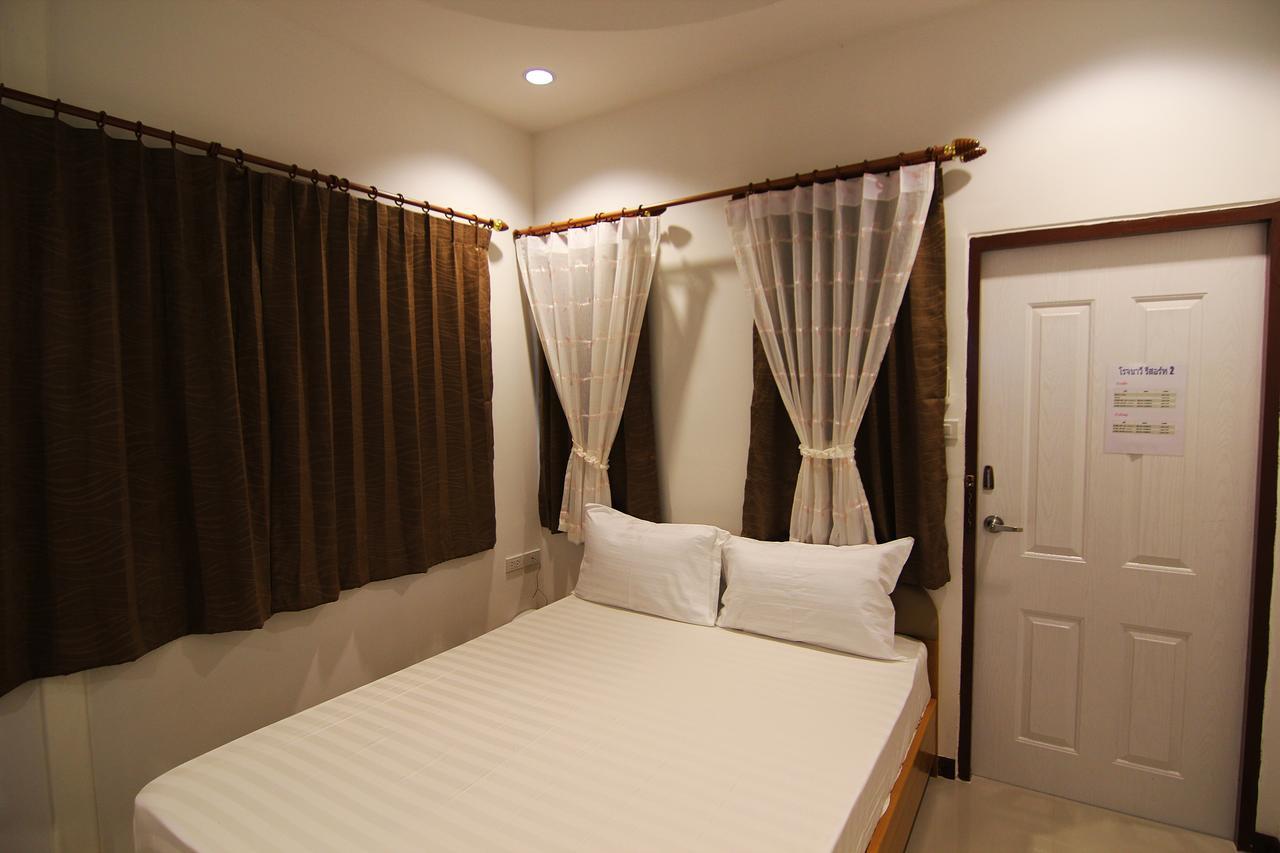 Rojanavee Resort 나콘나욕 외부 사진