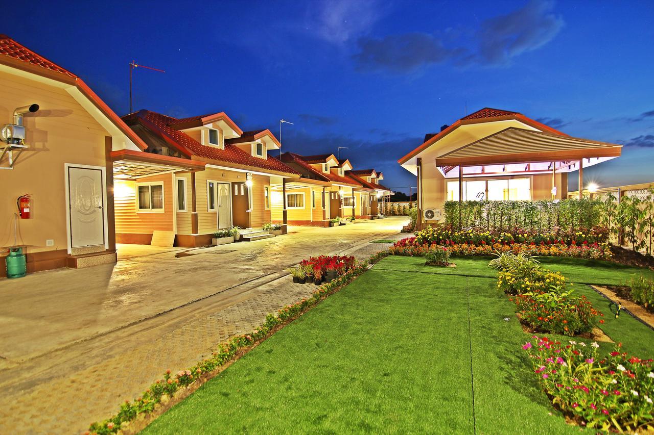 Rojanavee Resort 나콘나욕 외부 사진